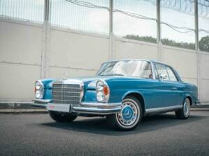 Image 3/54 of Mercedes-Benz 280 SE 3,5 (1968)