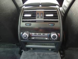 Bild 68/95 von BMW 750i (2009)