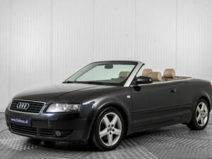 Image 1/50 de Audi A4 2.4 V6 (2004)