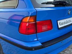 Image 9/100 of BMW 540i Touring (1998)