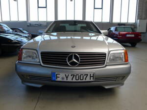 Image 26/47 of Mercedes-Benz 500 SL (1992)