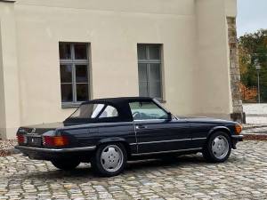 Image 4/17 of Mercedes-Benz 560 SL (1986)