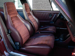 Image 14/20 of Porsche 911 Carrera 3.2 (1984)