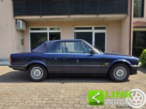 Bild 9/10 von BMW 320i (1987)