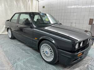 Image 5/32 of BMW 320is (1988)