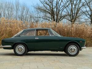 Bild 5/50 von Alfa Romeo Giulia 1300 GT Junior (1966)