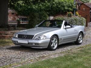 Image 13/37 of Mercedes-Benz SL 320 (2000)