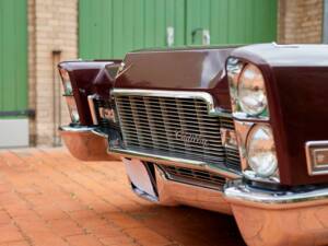 Bild 83/200 von Cadillac Coupe DeVille (1968)