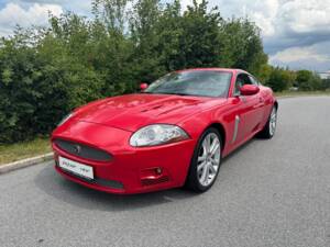 Image 2/49 of Jaguar XKR (2007)