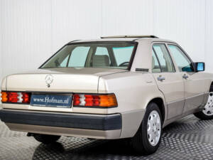 Image 36/50 of Mercedes-Benz 190 D 2.5 Turbo (1989)