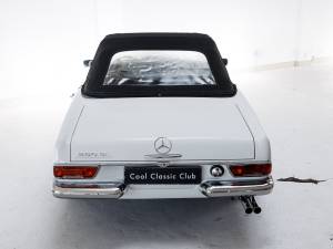 Image 9/33 of Mercedes-Benz 250 SL (1967)