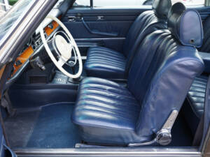 Image 3/50 of Mercedes-Benz 250 CE (1972)