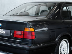 Image 9/24 of BMW M5 (1992)