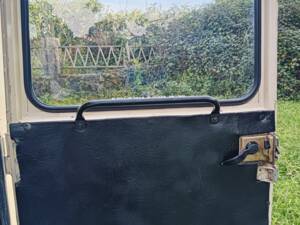 Image 10/23 of Land Rover 110 (1990)