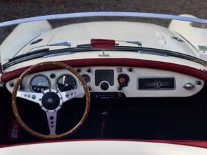 Image 5/56 of MG MGA 1500 (1957)