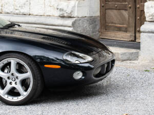 Immagine 10/42 di Jaguar XKR (2003)