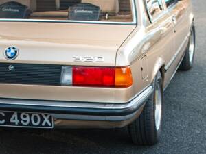 Imagen 10/20 de BMW 320 (1982)