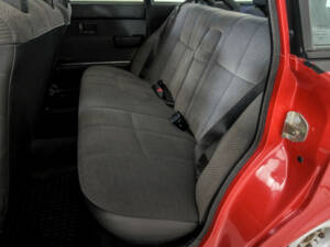 Image 34/50 of Volvo 240 (1987)