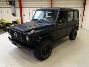 Image 3/57 de Mercedes-Benz 280 GE (LWB) (1986)