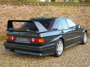 Image 2/50 of Mercedes-Benz 190 E 2.5-16 (1991)