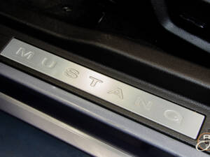 Image 16/27 of Ford Mustang GT (2005)