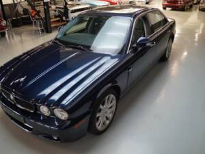 Imagen 45/50 de Jaguar XJ 8 4.2 (2008)