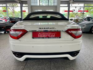 Afbeelding 7/15 van Maserati GranCabrio 4.7 (2010)
