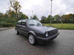 Immagine 1/55 di Volkswagen Golf Mk II 1.3 (1991)