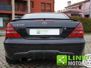 Immagine 6/10 di Mercedes-Benz SLK 200 Kompressor (1999)