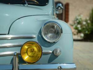 Image 22/50 of Renault 4 CV (1957)