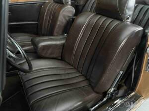Image 15/19 of Mercedes-Benz 280 SE (1971)