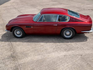 Image 13/14 of Aston Martin DB 6 Mk II (1970)