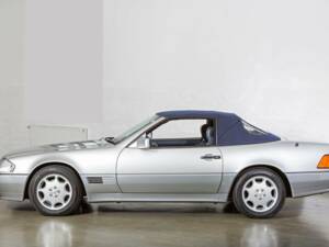 Image 3/20 of Mercedes-Benz SL 280 (1994)