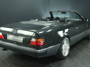 Afbeelding 6/82 van Mercedes-Benz 300 CE-24 3.4 AMG (1993)