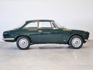 Image 21/65 of Alfa Romeo Giulia 1600 Sprint GT (1964)
