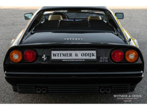 Image 23/41 de Ferrari 328 GTS (1989)