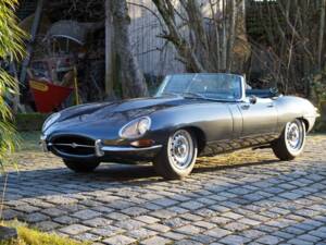 Bild 35/52 von Jaguar E-Type 4.2 (1965)