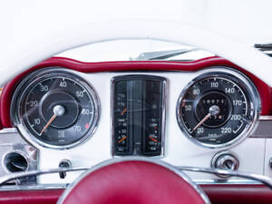 Image 12/29 de Mercedes-Benz 230 SL (1964)