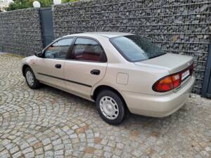 Image 4/4 de Mazda 323S 1.7 Turbodiesel (1995)
