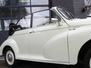 Image 6/7 of Morris Minor 1000 (1968)