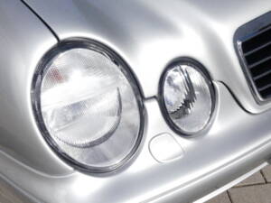 Image 41/47 de Mercedes-Benz CLK 55 AMG (1999)