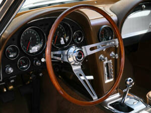 Image 28/50 of Chevrolet Corvette Sting Ray Convertible (1965)