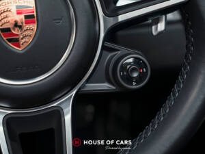 Image 20/22 of Porsche 718 Boxster S (2017)