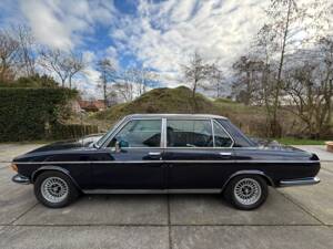 Image 2/42 de BMW 3,3 L (1974)