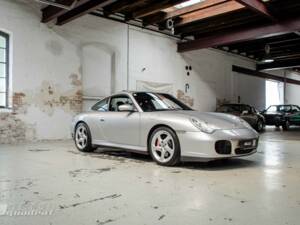 Image 4/11 of Porsche 911 Carrera 4S (2002)