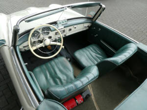 Image 13/29 of Mercedes-Benz 190 SL (1961)