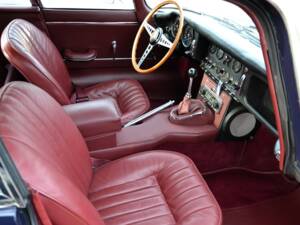 Afbeelding 24/32 van Jaguar E-Type 4.2 (1967)