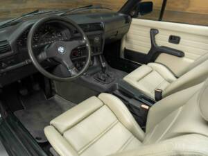 Image 2/19 de BMW 325i (1986)