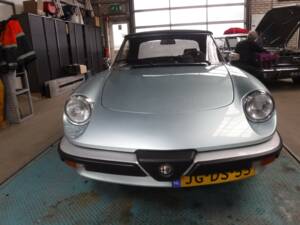 Afbeelding 35/50 van Alfa Romeo 2.0 Spider (1985)