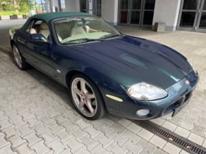 Image 18/20 de Jaguar XKR (2001)